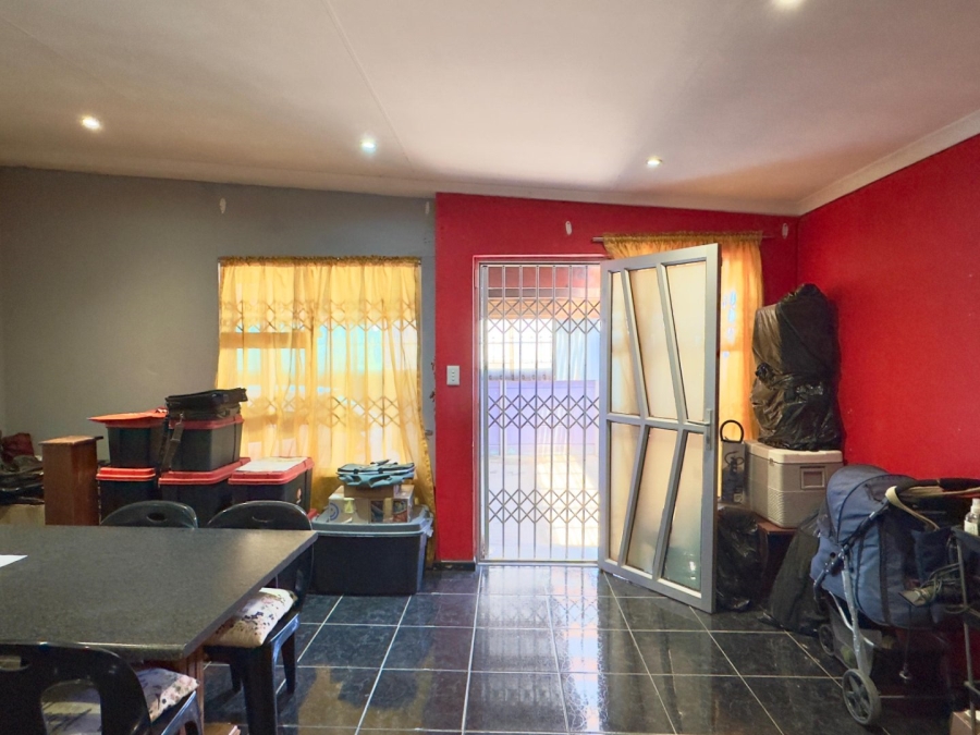 3 Bedroom Property for Sale in Lavender Hill Western Cape